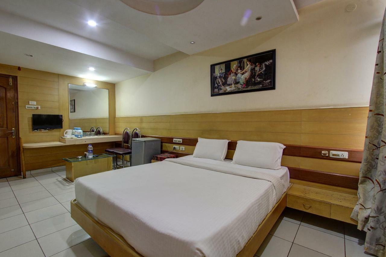 Hotel Rajsangam International Badami Εξωτερικό φωτογραφία